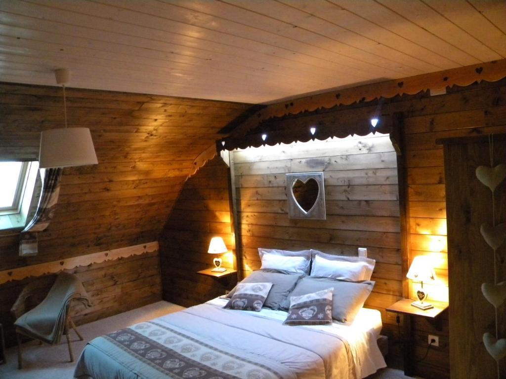 Chambres D'Hotes Coeur De Bastie Et Ranch Du Levezou Tremouilles Номер фото