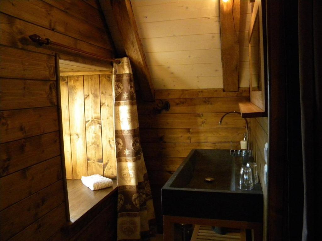 Chambres D'Hotes Coeur De Bastie Et Ranch Du Levezou Tremouilles Номер фото